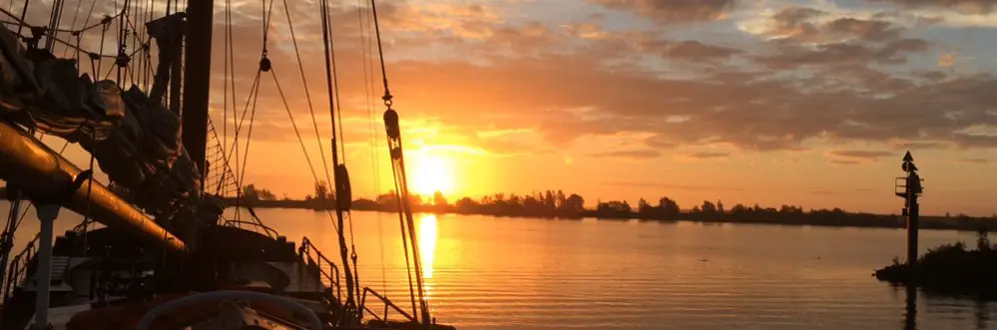 Plattbodenschiff - einen Sonnenuntergang beobachten Sonnenuntergang